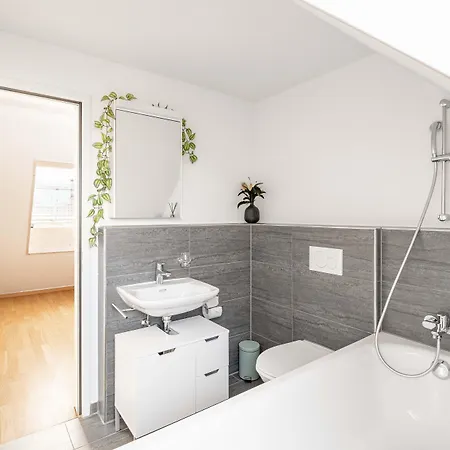 Modern 3bdr Duplex With Skyroof In Trendy West Апартаменти *