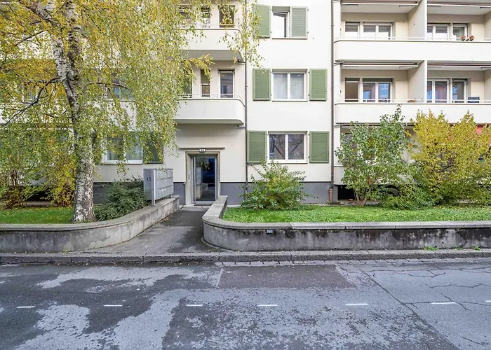 Lägenhet Modern 3bdr Duplex With Skyroof In Trendy West *