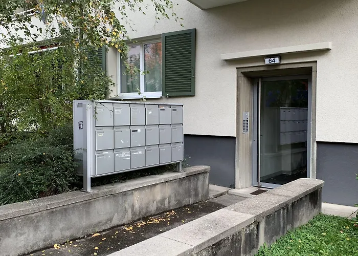 Modern 3bdr Duplex With Skyroof In Trendy West Lägenhet *