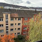 Modern 3bdr Duplex With Skyroof In Trendy West