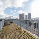 Modern 3bdr Duplex With Skyroof In Trendy West Daire