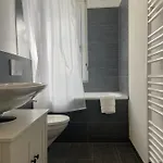 Daire Modern 3bdr Duplex With Skyroof In Trendy West