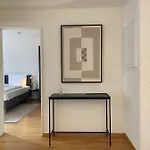 Modern 3bdr Duplex With Skyroof In Trendy West