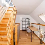 Modern 3bdr Duplex With Skyroof In Trendy West Daire *