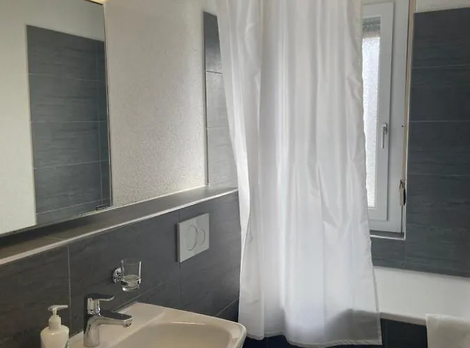 Modern 3bdr Duplex With Skyroof In Trendy West